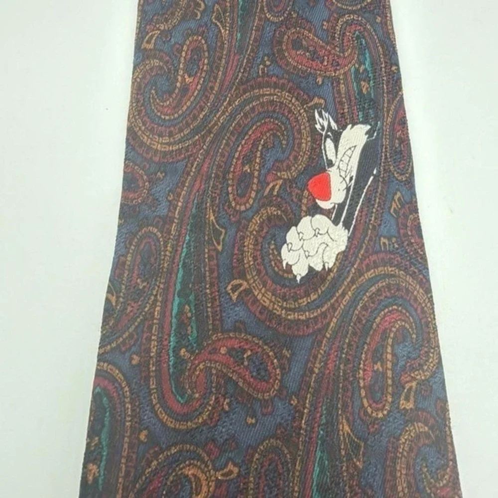 Looney Tunes Mania CHARACTER Design Paisley Polyester 58